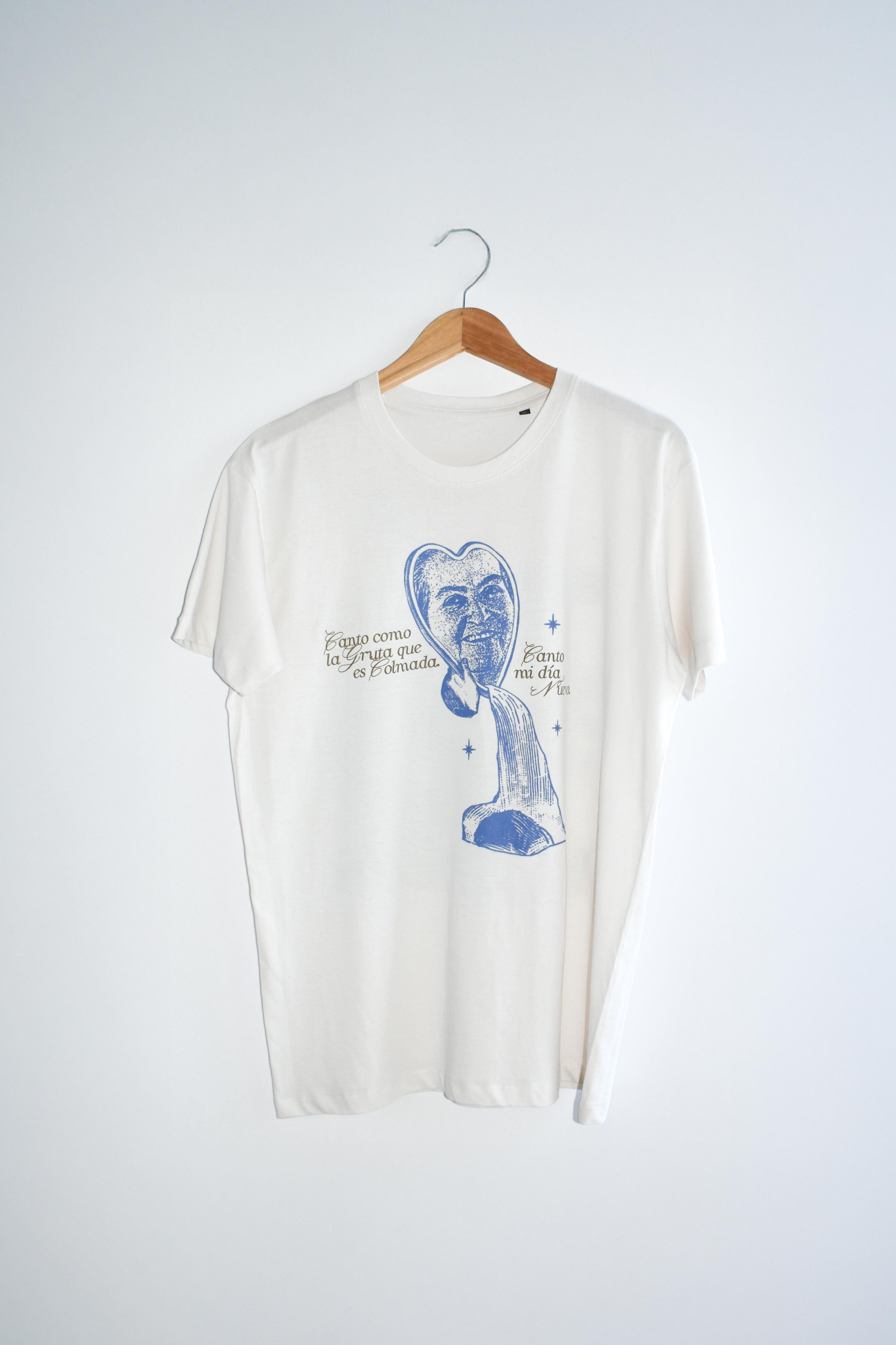 Polera «Canto mi día nuevo / Gabriela Mistral»