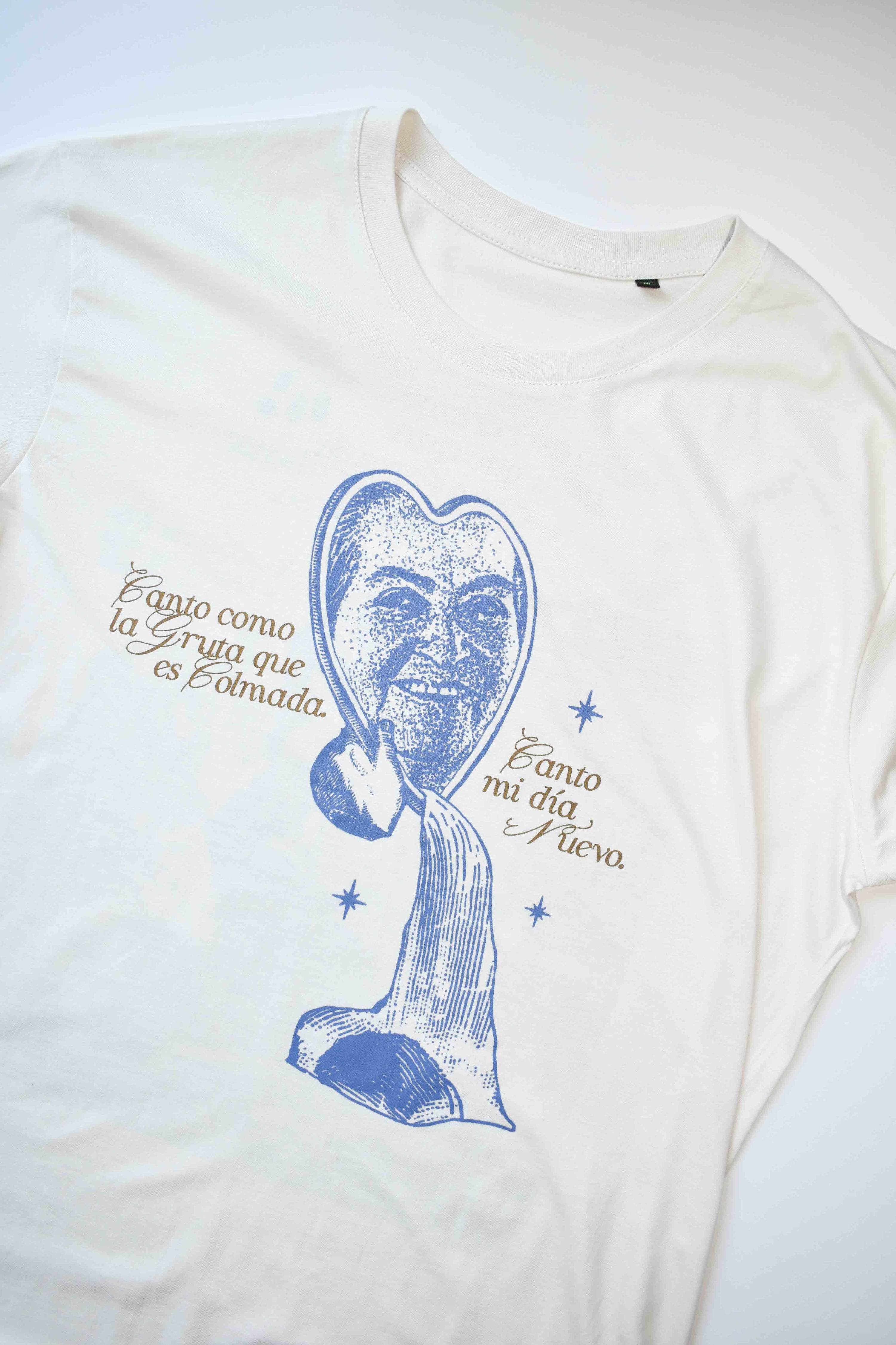 Polera «Canto mi día nuevo / Gabriela Mistral»
